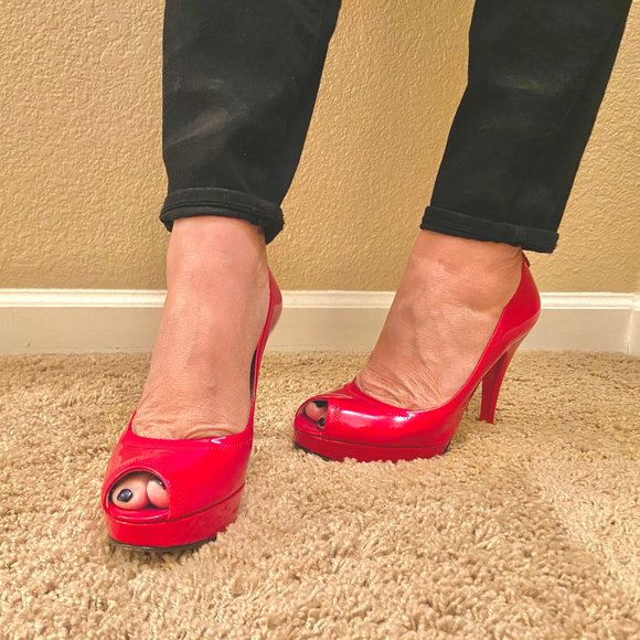 Stuart Weitzman Red Peep Toe Heel Pump - Picture 4 of 8